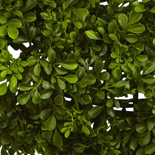 22” Boxwood Wreath 6 22” Boxwood Wreath - Image 4