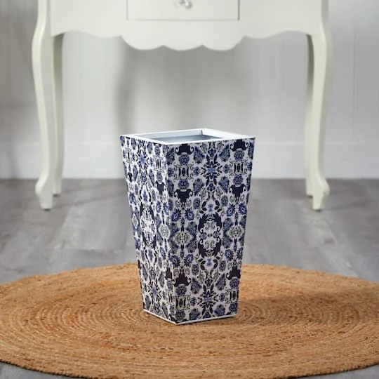 18" Oriental Blue And White Classic Metal Planter 6 18" Oriental Blue And White Classic Metal Planter - Image 4